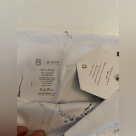 💕NWT BUFFBUNNY Elysium White Marble Leggings - Picture 5 of 7